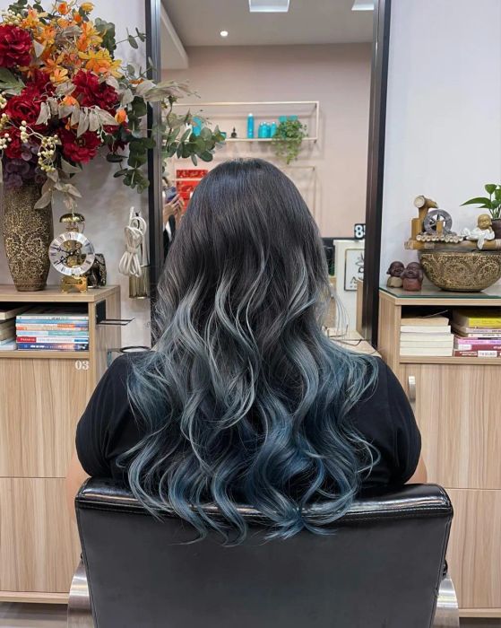 Không gian ấm cúng và chuyên nghiệp tại Chika Hair