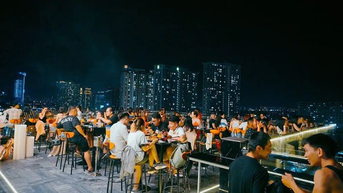 D CHILL - Không Gian Thoáng Đãng Với View Mở Rộng Cho Các Bữa Tiệc Cùng Người Thân