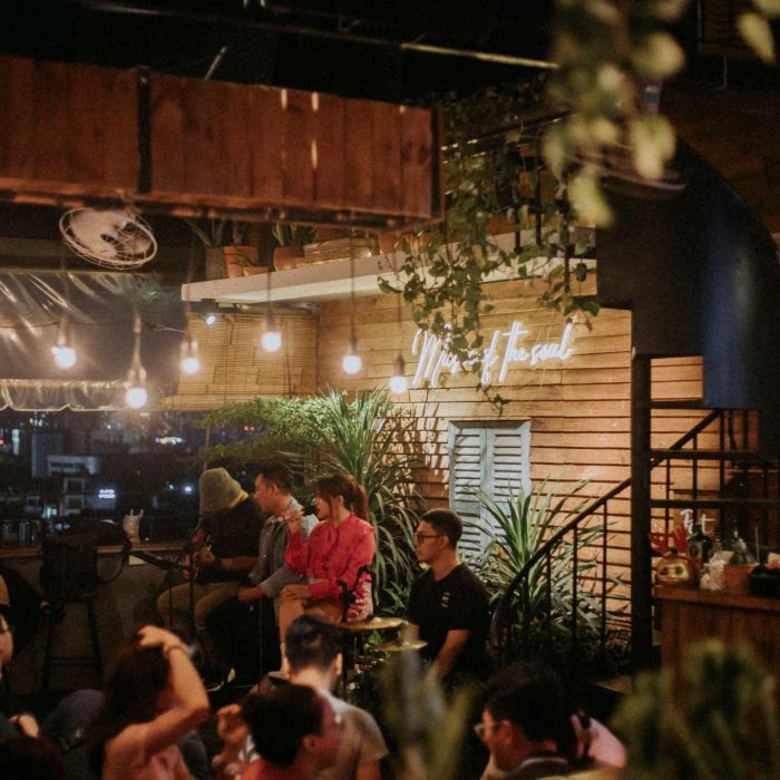 Trăng Non Rooftop - Điểm Đến Lý Tưởng Để Ngắm Hoàng Hôn Và Thưởng Thức Âm Nhạc