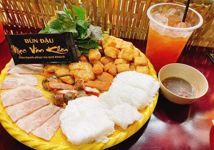 Mẹt bún đậu thơm ngon đúng điệu Hà Nội