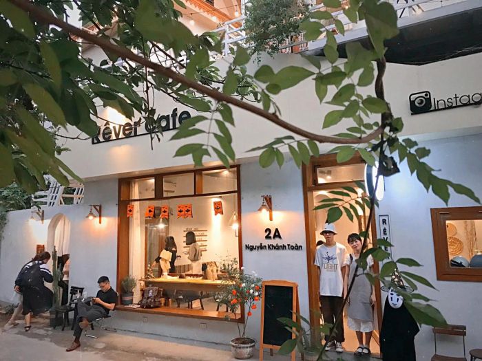 Không gian nghệ thuật tại Rêver Café