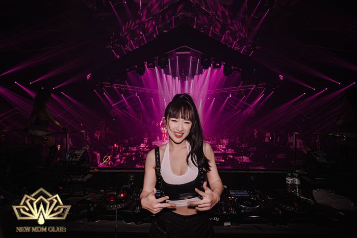 Hình ảnh New MDM Club - góc sân khấu hiện đại