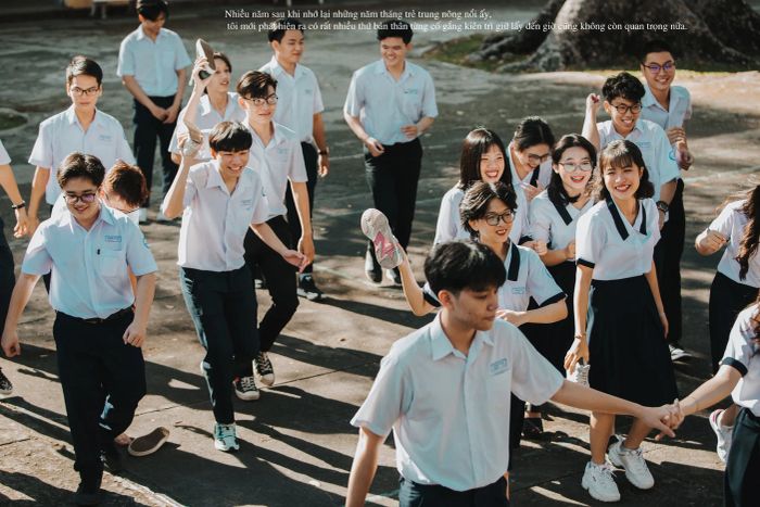 Khoảnh khắc vàng cùng Blue Eye Studio