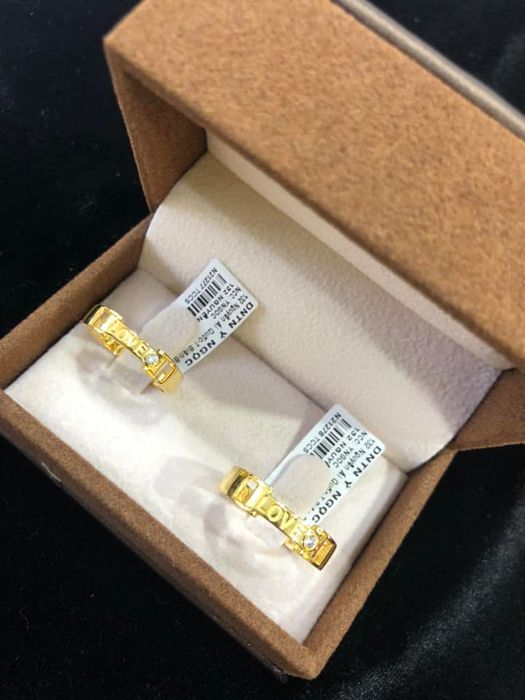 Không gian sang trọng tại Ý Ngọc Jewelry