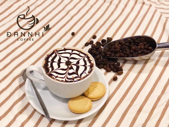 Đan Nhi Coffee - Ảnh không gian nghệ thuật sống động