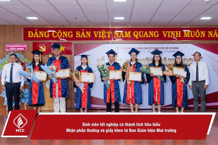 Trường Cao đẳng Kinh tế TP.HCM hình ảnh 1