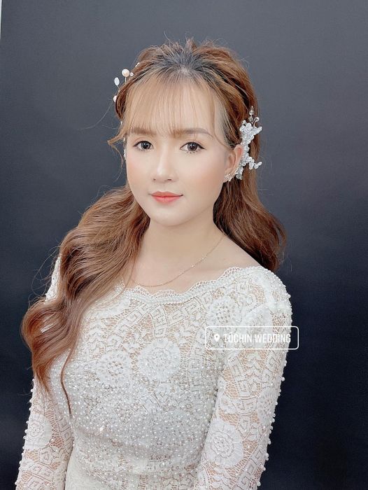 Tú Chin makeup – Hình ảnh 1 ghi dấu khoảnh khắc trang điểm tinh tế, nhẹ nhàng.
