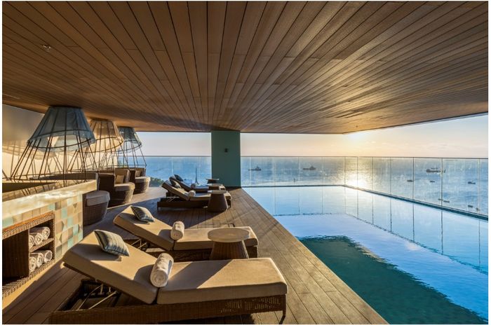 Hình ảnh Fusion Suites Vũng Tàu - góc nhìn từ hồ bơi vô cực
