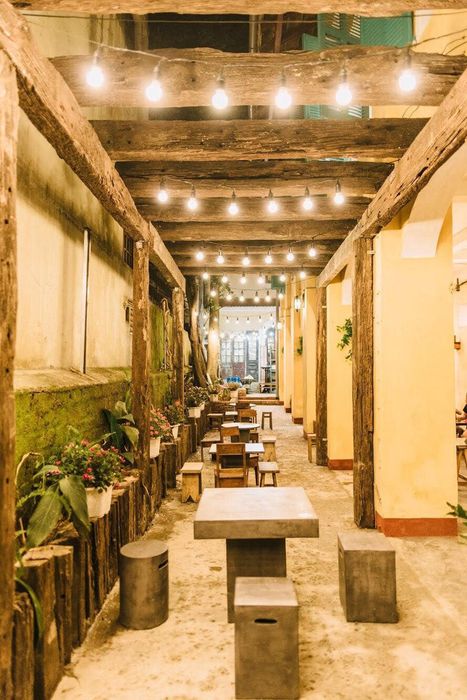 Góc sống ảo đầy nghệ thuật tại La Gare Bistro