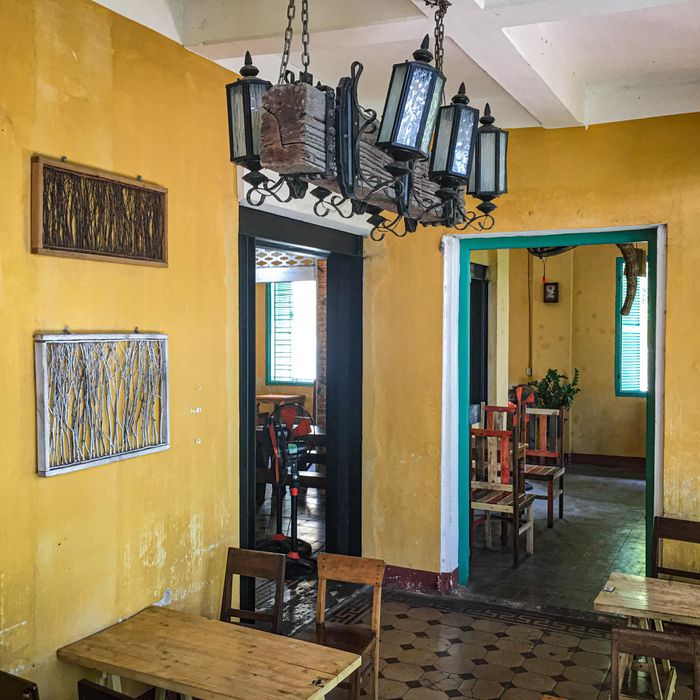 Không gian sang trọng tại La Gare Bistro