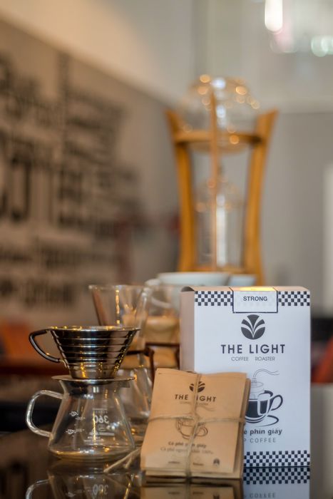 The Light Coffee Roaster - Ảnh không gian nghệ thuật tối giản