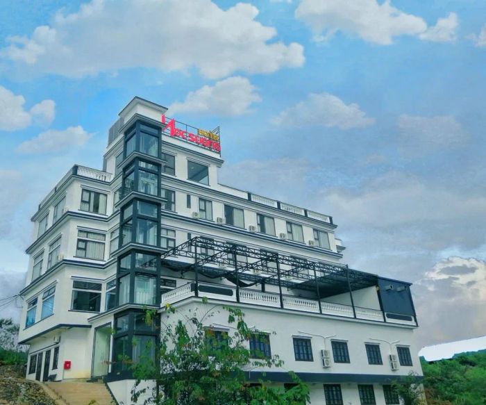 Khách Sạn Mộc Sương - Biển chè xanh ngút tầm mắt dưới chân khách sạn
