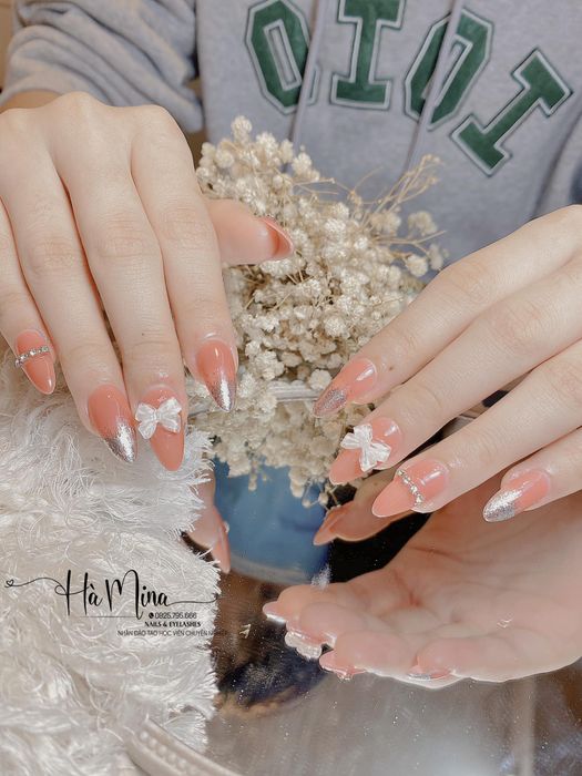 Hà Mina - Tác Phẩm Nghệ Thuật Trên Từng Đầu Móng