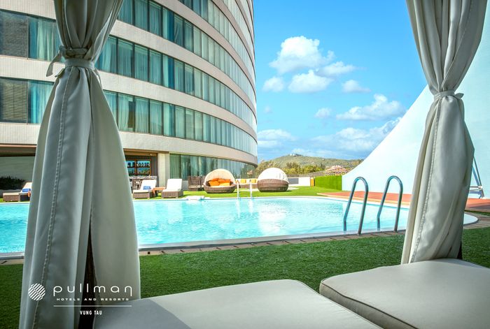Pullman Vũng Tàu ảnh 1 - Kiến trúc hiện đại với mái vòm vàng đặc trưng