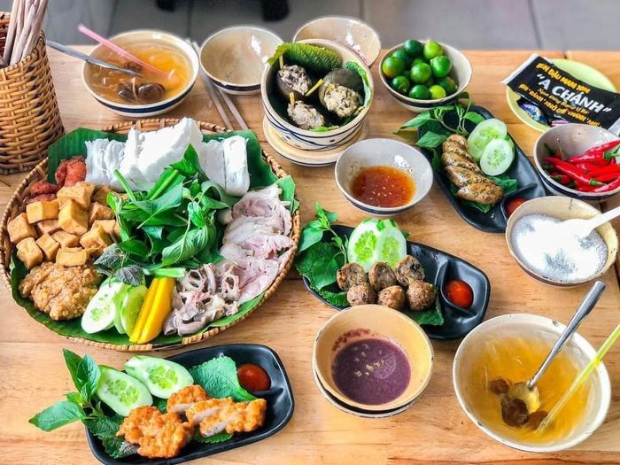 Bún Đậu A Chảnh - Nét đẹp ẩm thực qua từng lớp hình ảnh (Ảnh 3)
