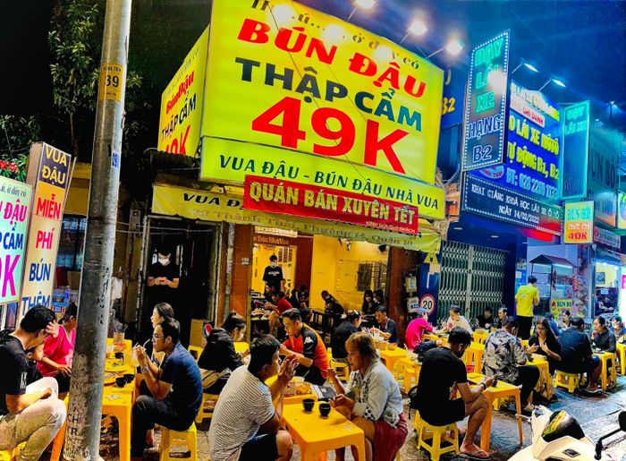 Vua Đậu - Bún Đậu Nhà Vua: Không gian ẩm thực đậm chất Bắc (Ảnh 3)
