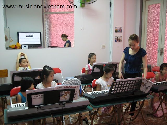 Những khoảnh khắc đáng nhớ trong lớp học tại Musicland Hà Nội