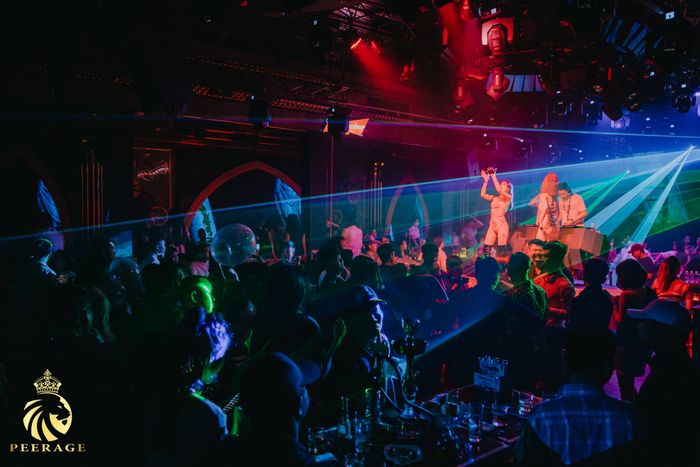 Hình ảnh Peerage Lounge - sân khấu biểu diễn chuyên nghiệp