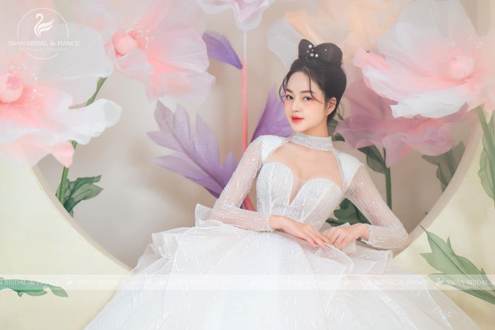 SWAN Bridal de Fiancé - Kiệt tác váy cưới thanh lịch