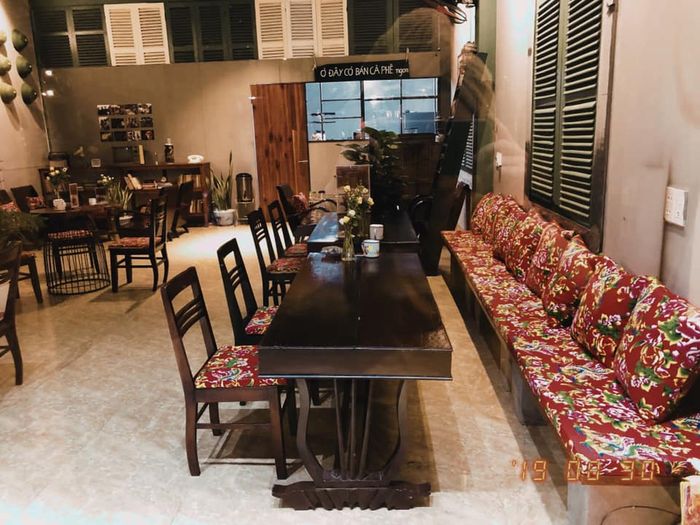 Vintage 1988 Cafe - góc check-in cổ điển với bức ảnh số 2 đầy hoài niệm
