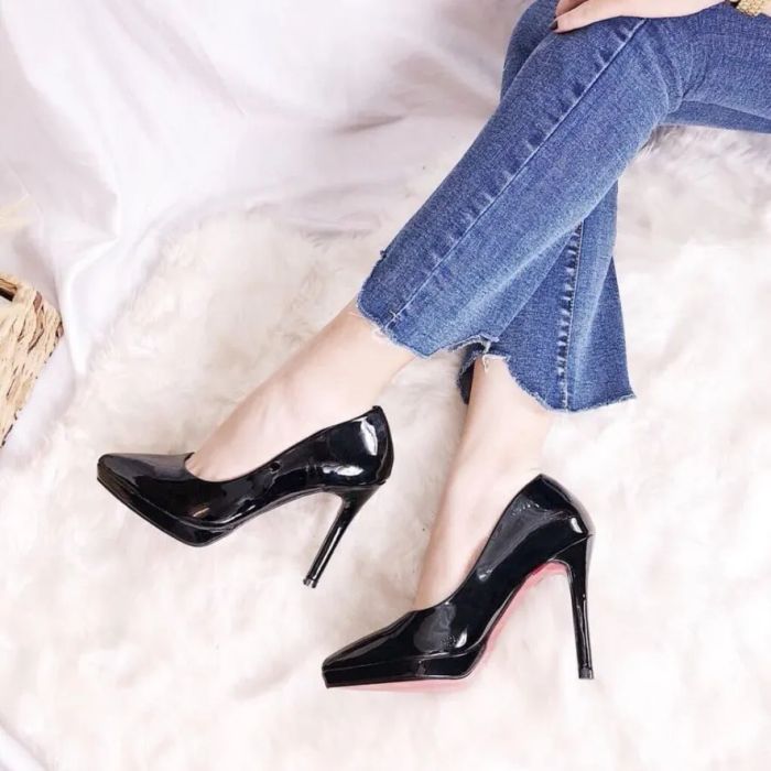 Bộ sưu tập đa dạng kích cỡ tại Evashoes