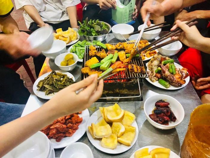 Hình ảnh không gian ấm cúng tại Quán Hương Néo