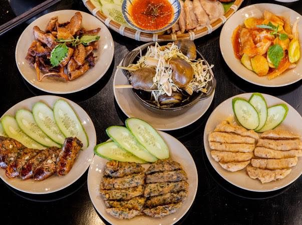 Làng Vòng - Nghệ thuật trình bày món ăn đầy màu sắc (Ảnh 3)