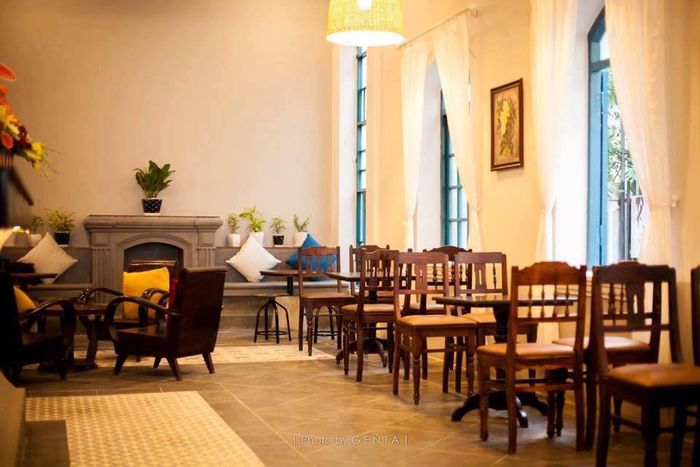 Không gian ấm cúng tại LAM Cafe