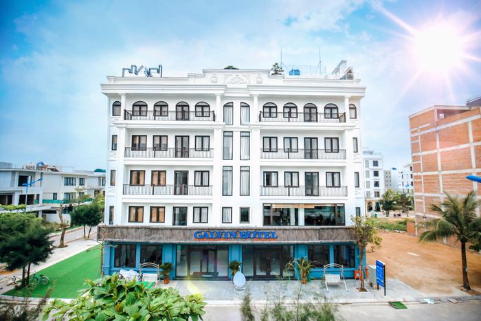 Ảnh 1: Kiến trúc hiện đại và sang trọng của Galvin Hotel
