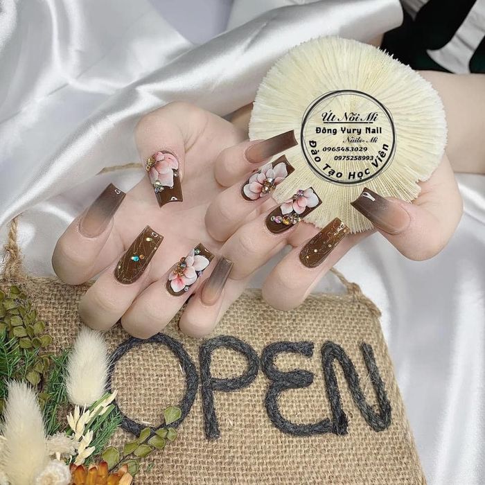 Bức hình thứ hai từ Đông Yury Nail – Nét chấm phá hoàn hảo của nghệ thuật làm đẹp