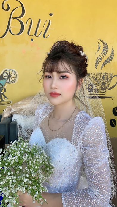 Lê Kim Thoa Makeup – Hình ảnh 3 rạng rỡ và duyên dáng