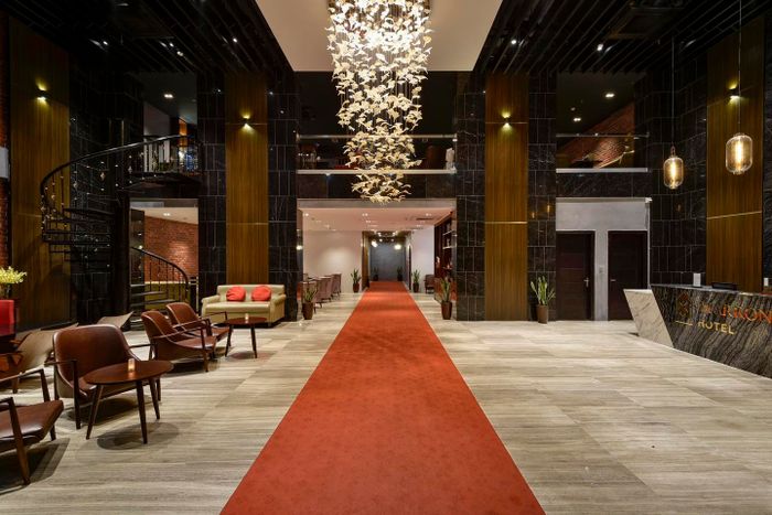 Ảnh 1: Kiến trúc hiện đại và view biển tuyệt đẹp tại The Marron Hotel