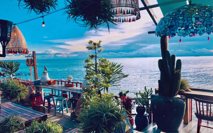 Góc sống ảo tuyệt đẹp tại Beach Stop Lounge & Café