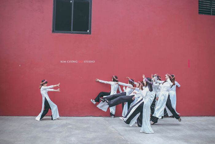 Ảnh mẫu kỷ yếu ấn tượng từ Kim Cương Đỏ Studio Hạ Long