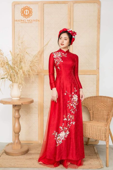 Áo dài Hương Nguyễn ảnh 1 - mẫu áo dài tinh tế, phù hợp cho mọi dịp trọng đại.