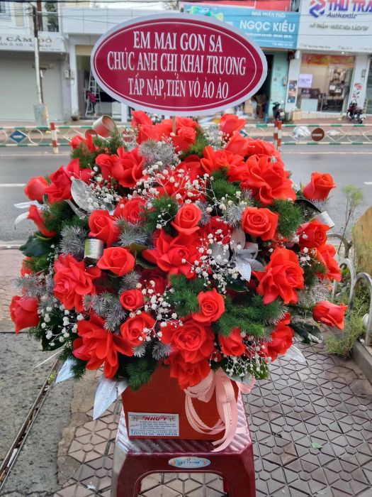 Không gian ngập tràn sắc hoa tại Như Ý Flower