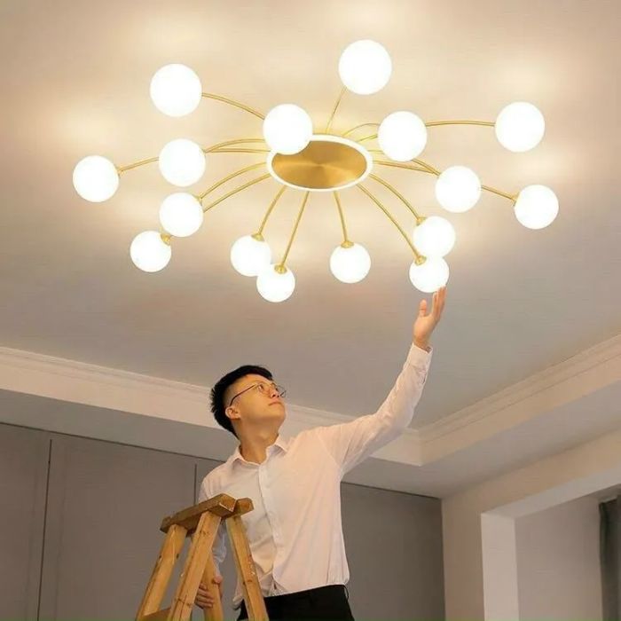 Không gian trưng bày đèn nghệ thuật tại Quảng Ngãi Lighting