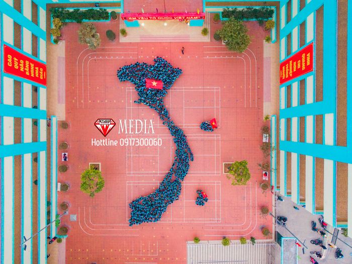 Bộ sưu tập ảnh kỷ yếu ấn tượng từ Kim Cương Đỏ Studio Hạ Long - Ảnh 2