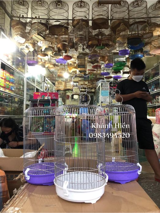 Không gian trưng bày lồng chim đa dạng tại Lồng Chim Khánh Hiền