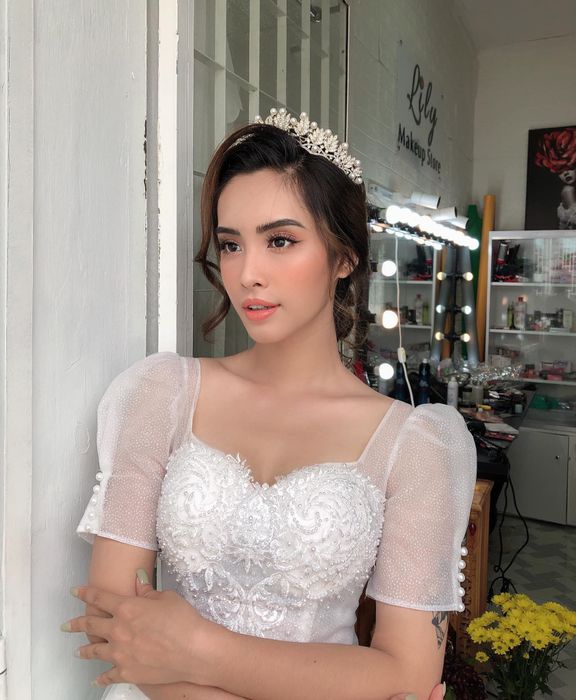 LILY Makeup Store & Academy - Khoảnh khắc tỏa sáng
