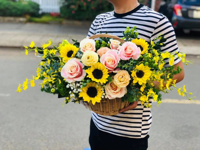 Không gian trưng bày tại HOME Flowers by HỒ