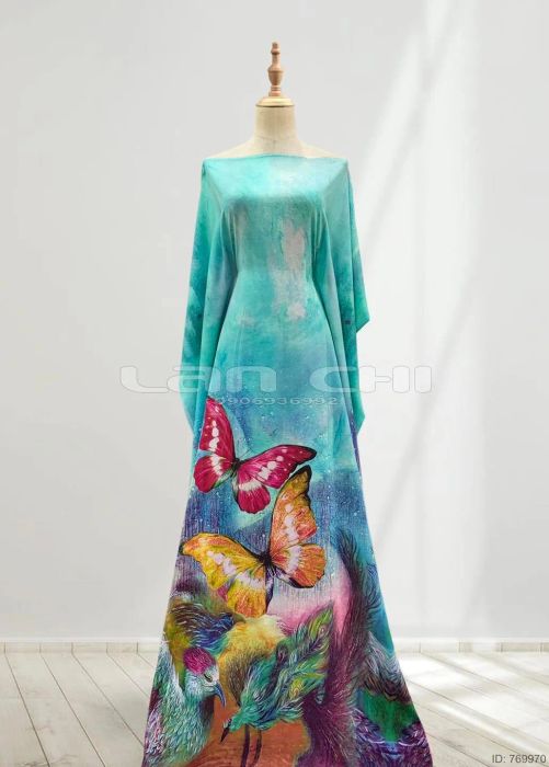 Hình ảnh bộ sưu tập tơ lụa cao cấp tại Áo Dài Lan Chi