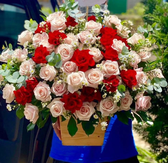 Duyên Hạ Flower - Ảnh 2: Những tác phẩm hoa tươi độc đáo, kết tinh từ sự sáng tạo và đam mê.