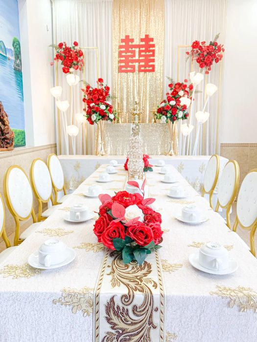 Không gian gia tiên ấm cúng được thiết kế bởi Sarah Wedding Decor