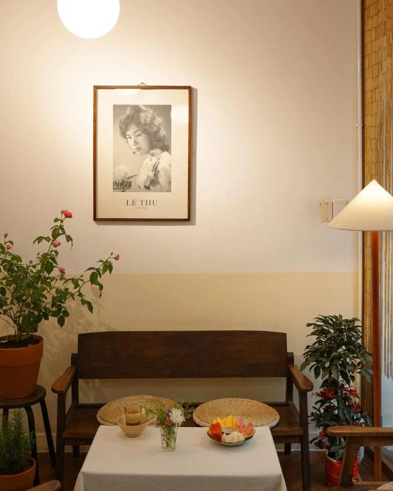 Saturn Homestay - Hình ảnh 3: Không gian ấm cúng, tươi mới, mang đến sự nhẹ nhàng và thư giãn tuyệt đối. Một lựa chọn lý tưởng để bạn hòa mình vào những khoảnh khắc an yên giữa lòng thành phố.