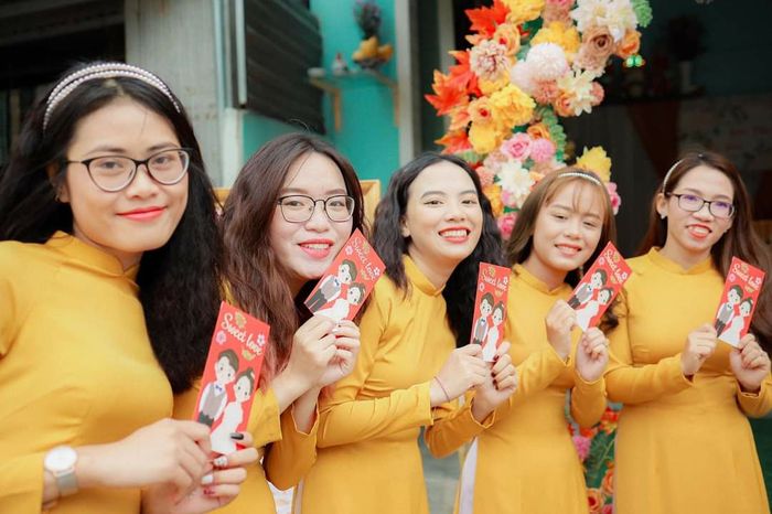 Áo Dài Bưng Quả - Sự kết hợp hoàn hảo giữa truyền thống và hiện đại