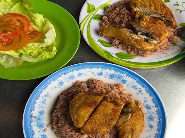 Đĩa hủ tiếu xào vàng ruộm hấp dẫn tại Minh Ký