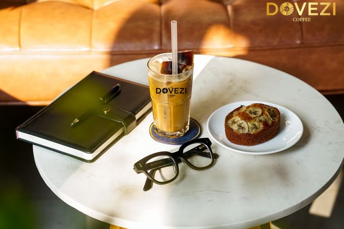 Góc thư giãn lý tưởng với view đẹp tại DoveZi Coffee