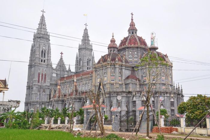 Nhà Thờ Hưng Nghĩa - Hình Ảnh 1