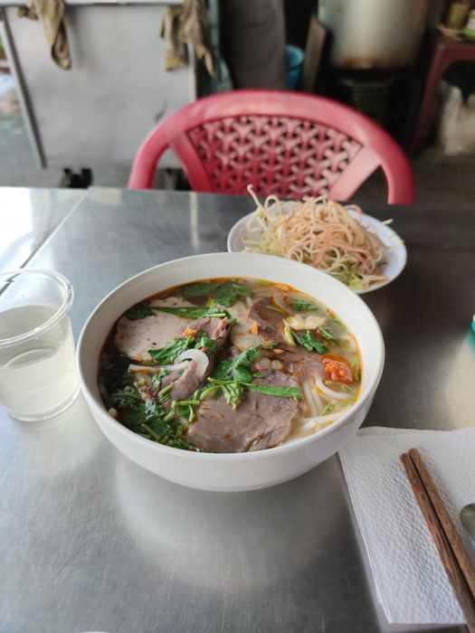 Hình ảnh tô bún bò Thái Dương thơm ngon đúng điệu